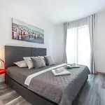 Helikon Apartman *