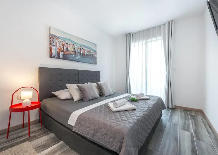 Helikon Appartement *